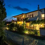 Tsamakdas House 2*