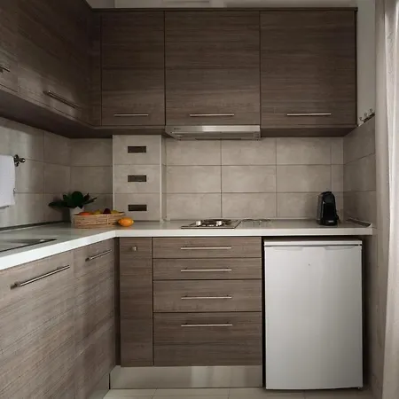 Tsamakdas House Aparthotel 2*