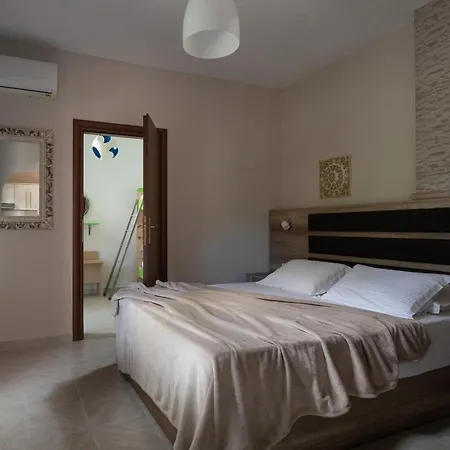 Tsamakdas House Aparthotel