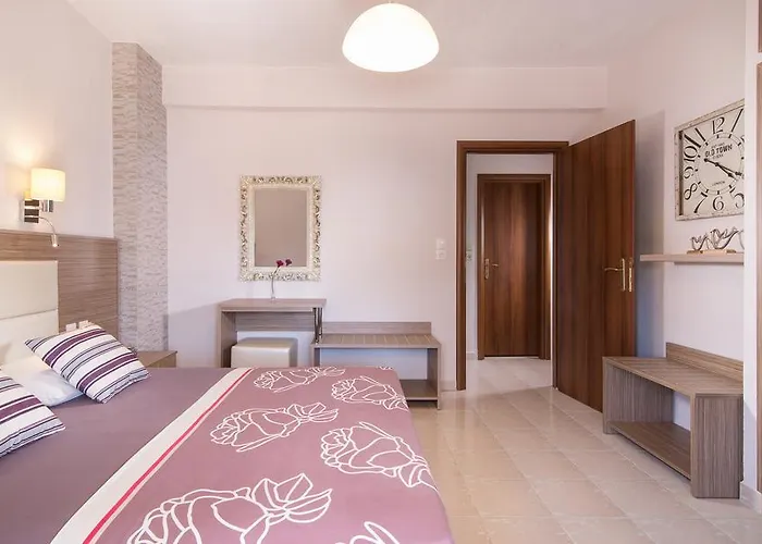 Tsamakdas House トロニ