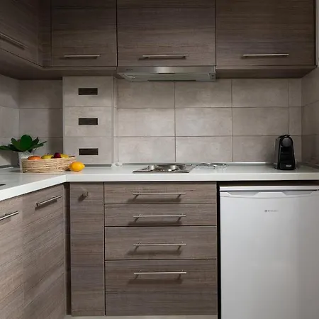 Tsamakdas House מלון דירות 2*