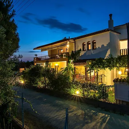 Tsamakdas House 2*