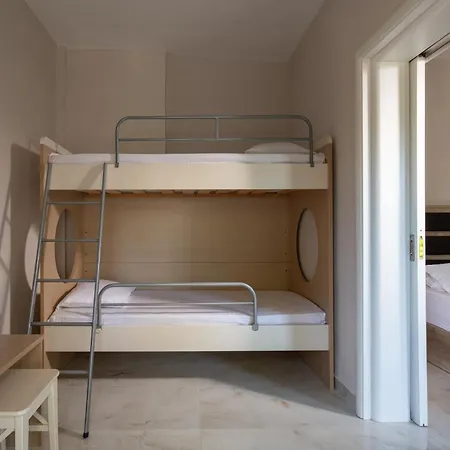 Apartahotel Tsamakdas House