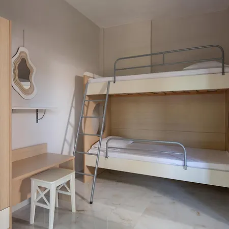 Apartahotel Tsamakdas House 2*
