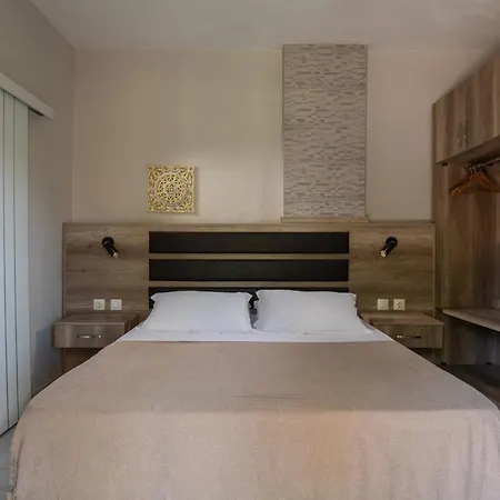 Apartahotel Tsamakdas House