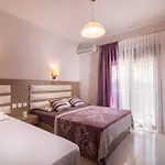 Tsamakdas House 2*